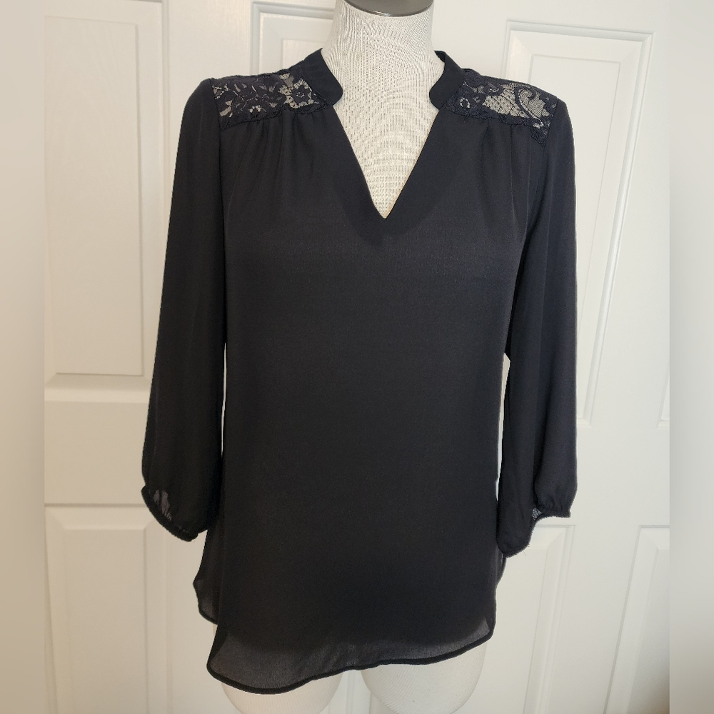 Fortune + Ivy Black Lace Accent Quarter High Low Sleeve  Women's Top Size S